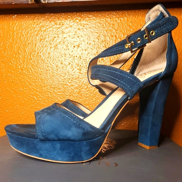 Vince Camuto Shoes - Vince Camuto. Comfortable chunky heel. Size 10 runs a little big, I wear an 11.